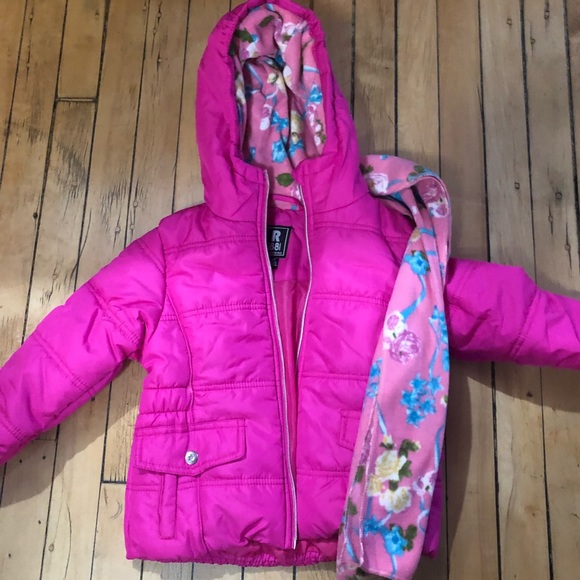 ❗️SOLD❗️Girls Hooded Puffer Jacket - Picture 2 of 6